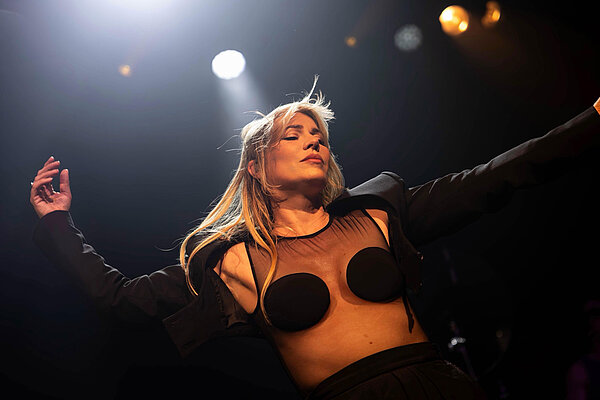 Photo: Natasha Bedingfield (Credit: Ehud Lazin)